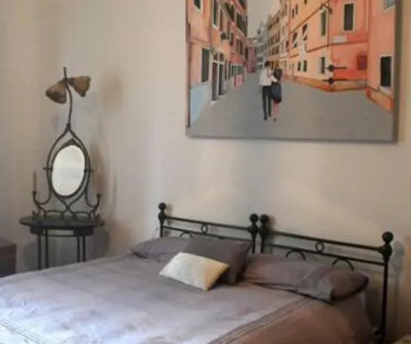아파트 Charming Flat With Terrace Over The Canal