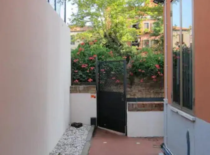 아파트 Charming Flat With Terrace Over The Canal